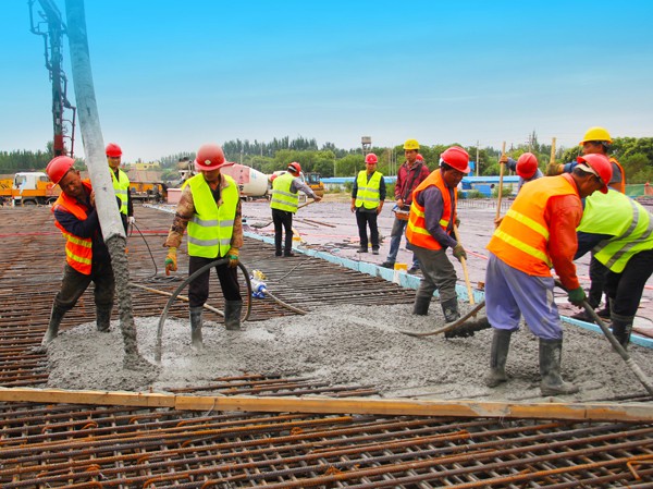 武威北二環(huán)項目楊家壩橋開工澆筑 武威北二環(huán)項目楊家壩橋開工澆筑