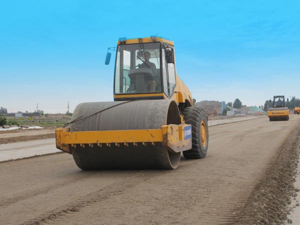 攻堅(jiān)克難搶工期 喜迎國慶獻(xiàn)厚禮 武威北二環(huán)項(xiàng)目施工如火如荼進(jìn)行