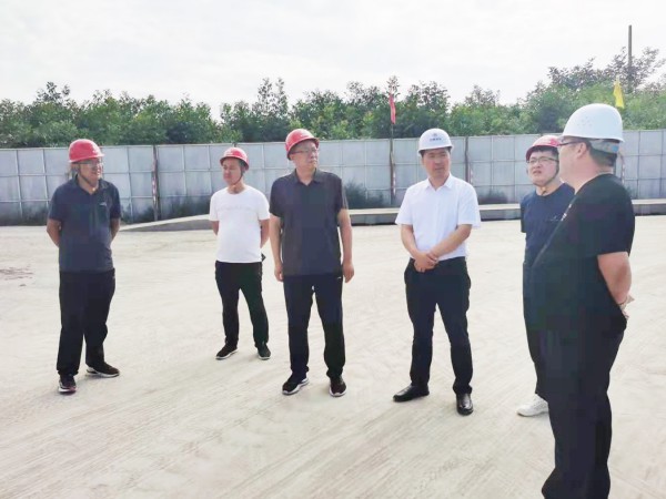甘肅建投新能源公司總經(jīng)理趙琰森一行 調(diào)研臨夏市環(huán)城北路六區(qū)建設(shè)項目