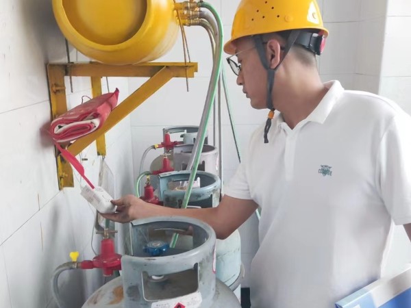 緊繃“安全弦”，嚴把“節(jié)前關”！新能源公司開展節(jié)前安全生產(chǎn)專項檢查