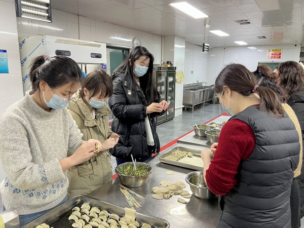 冬至餃子香，情深意更濃——新能源公司開展冬至包餃子活動