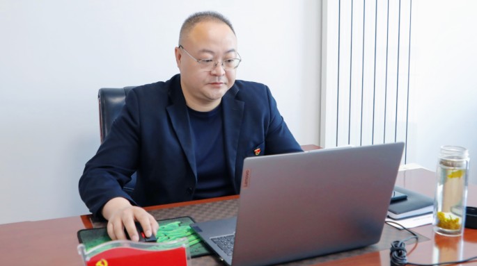 不負耕耘 爭做時代奮斗者——記甘肅建投2023—2024年勞動模范 李萬榮